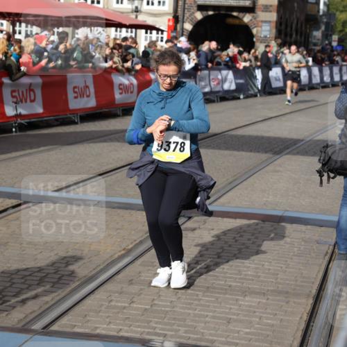 05.10.2025 - 20. swb-Marathon Bremen Yannick Fuchs http://msf.ph/oto/9225284 05.10.2025 10:59:59 Ziel 9378, 9473, 9673, 11582 meine-sportfotos.de