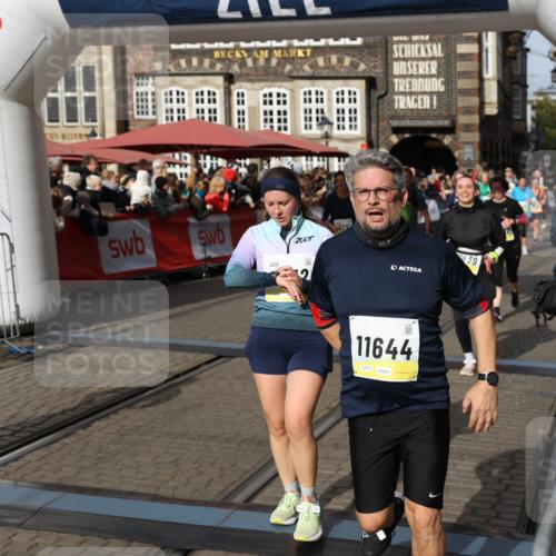 05.10.2025 - 20. swb-Marathon Bremen Yannick Fuchs http://msf.ph/oto/9225299 05.10.2025 11:00:06 Ziel 9005, 9381, 9604, 9612, 10290, 10291, 10311, 11444, 11639, 11644 meine-sportfotos.de