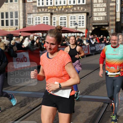 05.10.2025 - 20. swb-Marathon Bremen Yannick Fuchs http://msf.ph/oto/9225306 05.10.2025 10:56:44 Ziel 8118, 9547, 9886, 10008, 10042, 10648, 10971, 11100, 11253, 11260, 11475, 11571, 11691 meine-sportfotos.de