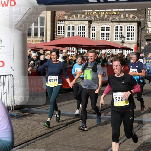 05.10.2025 - 20. swb-Marathon Bremen Yannick Fuchs http://msf.ph/oto/9225317 05.10.2025 11:00:08 Ziel 9005, 9381, 9604, 9612, 9666, 10138, 10290, 10291, 10311, 10572, 11266, 11444, 11639, 11644 meine-sportfotos.de