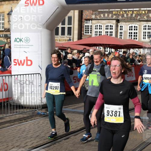 05.10.2025 - 20. swb-Marathon Bremen Yannick Fuchs http://msf.ph/oto/9225338 05.10.2025 11:00:09 Ziel 9005, 9381, 9604, 9611, 9612, 9666, 10138, 10290, 10291, 10311, 10572, 11026, 11266, 11444, 11639, 11644 meine-sportfotos.de