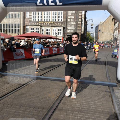 05.10.2025 - 20. swb-Marathon Bremen Yannick Fuchs http://msf.ph/oto/9225364 05.10.2025 10:56:47 Ziel 8118, 9266, 9547, 9886, 10008, 10042, 10059, 10644, 10683, 10971, 11260, 11475, 11691 meine-sportfotos.de