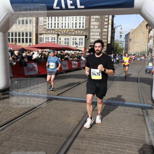 05.10.2025 - 20. swb-Marathon Bremen Yannick Fuchs http://msf.ph/oto/9225369 05.10.2025 10:56:47 Ziel 8118, 9266, 9547, 9886, 10008, 10042, 10059, 10644, 10683, 10971, 11260, 11475, 11691 meine-sportfotos.de