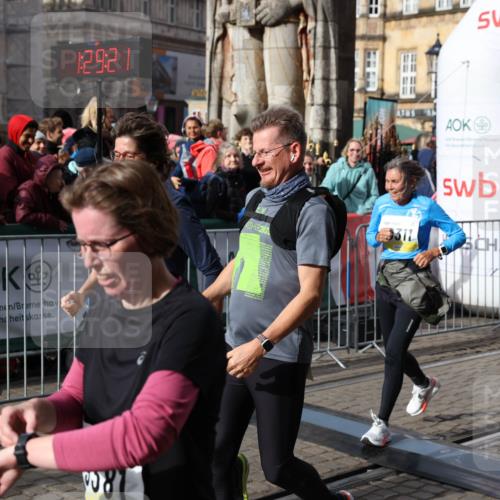 05.10.2025 - 20. swb-Marathon Bremen Yannick Fuchs http://msf.ph/oto/9225370 05.10.2025 11:00:10 Ziel 9005, 9381, 9603, 9604, 9611, 9612, 9666, 10138, 10290, 10291, 10311, 10572, 11026, 11266, 11444, 11639, 11644 meine-sportfotos.de