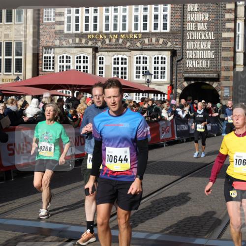 05.10.2025 - 20. swb-Marathon Bremen Yannick Fuchs http://msf.ph/oto/9225380 05.10.2025 10:56:50 Ziel 8118, 9266, 9886, 10008, 10059, 10644, 10683, 10971, 11426, 11475, 11734 meine-sportfotos.de