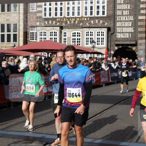05.10.2025 - 20. swb-Marathon Bremen Yannick Fuchs http://msf.ph/oto/9225383 05.10.2025 10:56:50 Ziel 8118, 9266, 9886, 10008, 10059, 10644, 10683, 10971, 11426, 11475, 11734 meine-sportfotos.de