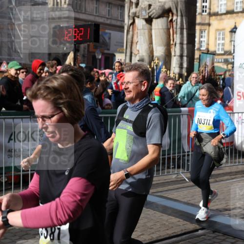 05.10.2025 - 20. swb-Marathon Bremen Yannick Fuchs http://msf.ph/oto/9225385 05.10.2025 11:00:10 Ziel 9005, 9381, 9603, 9604, 9611, 9612, 9666, 10138, 10290, 10291, 10311, 10572, 11026, 11266, 11444, 11639, 11644 meine-sportfotos.de