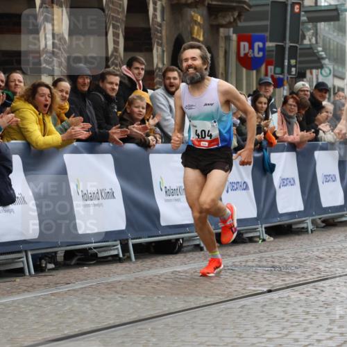 05.10.2025 - 20. swb-Marathon Bremen Strokosch-Dieckow http://msf.ph/oto/9225393 05.10.2025 12:17:50 Ziel 404, 1739 meine-sportfotos.de