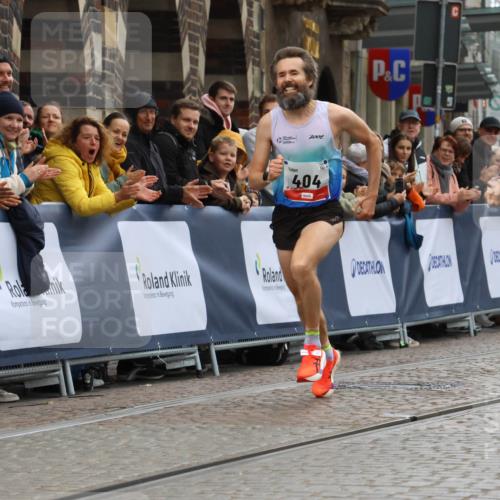 05.10.2025 - 20. swb-Marathon Bremen Strokosch-Dieckow http://msf.ph/oto/9225409 05.10.2025 12:17:50 Ziel 404, 1739 meine-sportfotos.de