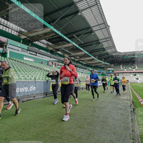 05.10.2025 - 20. swb-Marathon Bremen Michael Burmester http://msf.ph/oto/9225410 05.10.2025 10:39:50 Laufen im Stadion 7199, 7654, 7779, 7789, 7979, 9002, 9180, 9186, 9220, 9224, 9225, 9228, 9241, 9275, 9286, 9315, 9325, 9419, 9515, 9523, 9554, 9571, 9610, 9619, 9644, 9661, 9662, 9668, 9713, 9765, 9780, 9786, 9850, 9866, 9901, 9908, 9931, 9944, 9976, 10018, 10021, 10025, 10157, 10185, 10192, 10207, 10238, 10286, 10289, 10371, 10374, 10383, 10422, 10426, 10451, 10462, 10531, 10532, 10542, 10557, 10567, 10587, 10597, 10603, 10604, 10619, 10674, 10749, 9229, 9324, 9379 meine-sportfotos.de