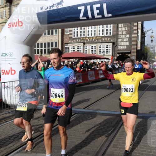 05.10.2025 - 20. swb-Marathon Bremen Yannick Fuchs http://msf.ph/oto/9225416 05.10.2025 10:56:51 Ziel 8118, 9188, 9266, 10059, 10644, 10683, 10845, 11426, 11475, 11734 meine-sportfotos.de