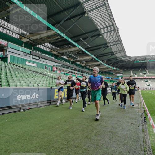 05.10.2025 - 20. swb-Marathon Bremen Michael Burmester http://msf.ph/oto/9225442 05.10.2025 10:39:58 Laufen im Stadion 7654, 7779, 7789, 7799, 7979, 9002, 9180, 9186, 9220, 9224, 9225, 9228, 9241, 9275, 9286, 9308, 9315, 9325, 9387, 9419, 9423, 9491, 9515, 9523, 9552, 9554, 9571, 9610, 9615, 9619, 9623, 9644, 9661, 9662, 9713, 9721, 9780, 9786, 9866, 9901, 9908, 9931, 9944, 9976, 10018, 10021, 10025, 10157, 10160, 10185, 10192, 10207, 10238, 10286, 10289, 10374, 10383, 10422, 10426, 10451, 10462, 10531, 10532, 10542, 10567, 10587, 10597, 10603, 10604, 10619, 10674, 10699, 10737, 10749 meine-sportfotos.de