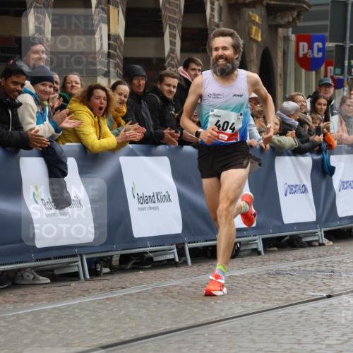05.10.2025 - 20. swb-Marathon Bremen Strokosch-Dieckow http://msf.ph/oto/9225447 05.10.2025 12:17:50 Ziel 404, 1739 meine-sportfotos.de