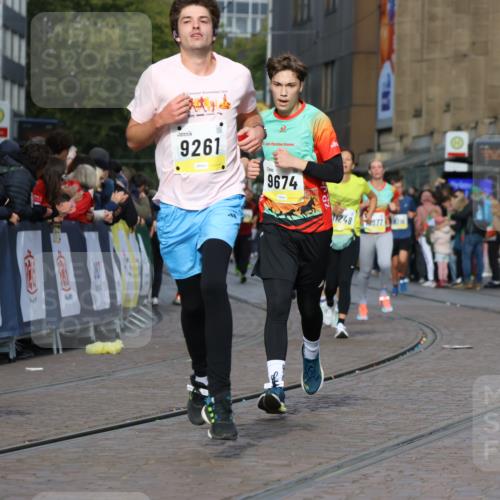 05.10.2025 - 20. swb-Marathon Bremen Strokosch-Dieckow http://msf.ph/oto/9225460 05.10.2025 10:48:47 Ziel 7414, 9255, 9261, 9482, 9674, 9729, 10047, 10799 meine-sportfotos.de