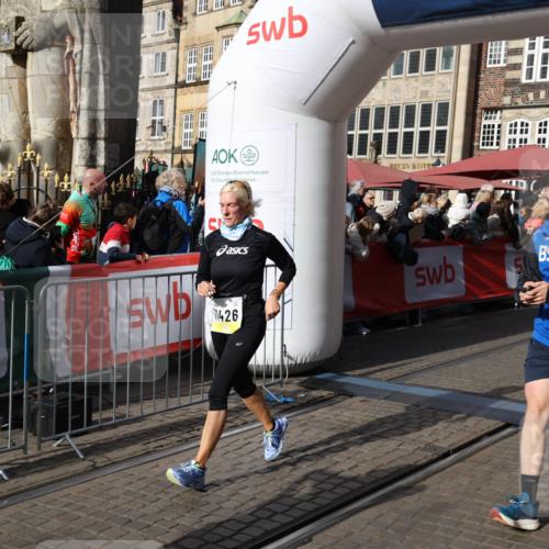 05.10.2025 - 20. swb-Marathon Bremen Yannick Fuchs http://msf.ph/oto/9225467 05.10.2025 10:56:54 Ziel 8118, 9188, 9266, 10059, 10145, 10644, 10683, 10845, 11426, 11675, 11734 meine-sportfotos.de