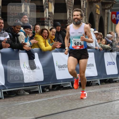 05.10.2025 - 20. swb-Marathon Bremen Strokosch-Dieckow http://msf.ph/oto/9225484 05.10.2025 12:17:50 Ziel 404, 1739 meine-sportfotos.de