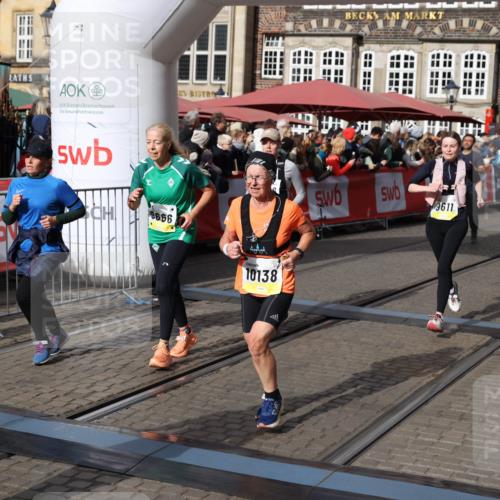 05.10.2025 - 20. swb-Marathon Bremen Yannick Fuchs http://msf.ph/oto/9225486 05.10.2025 11:00:13 Ziel 7621, 9005, 9381, 9603, 9604, 9611, 9666, 10138, 10290, 10291, 10311, 10489, 10572, 11026, 11125, 11266, 11600, 11639 meine-sportfotos.de