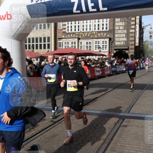 05.10.2025 - 20. swb-Marathon Bremen Yannick Fuchs http://msf.ph/oto/9225501 05.10.2025 10:56:55 Ziel 9188, 9266, 10059, 10145, 10644, 10683, 10845, 11426, 11675, 11734 meine-sportfotos.de