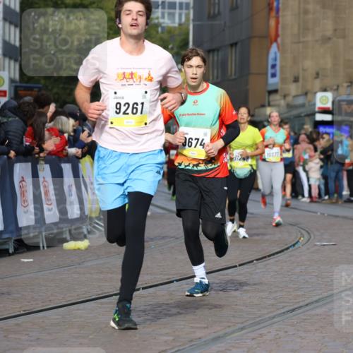 05.10.2025 - 20. swb-Marathon Bremen Strokosch-Dieckow http://msf.ph/oto/9225507 05.10.2025 10:48:47 Ziel 7414, 9255, 9261, 9482, 9674, 9729, 10047, 10799 meine-sportfotos.de