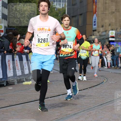 05.10.2025 - 20. swb-Marathon Bremen Strokosch-Dieckow http://msf.ph/oto/9225526 05.10.2025 10:48:47 Ziel 7414, 9255, 9261, 9482, 9674, 9729, 10047, 10799 meine-sportfotos.de