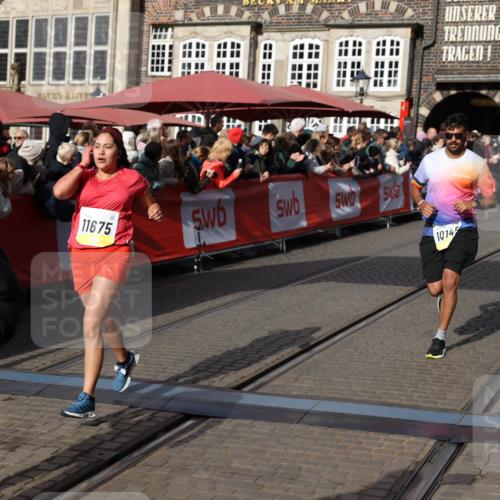 05.10.2025 - 20. swb-Marathon Bremen Yannick Fuchs http://msf.ph/oto/9225533 05.10.2025 10:56:56 Ziel 9188, 9266, 10059, 10145, 10644, 10683, 10845, 10924, 11426, 11675, 11734 meine-sportfotos.de