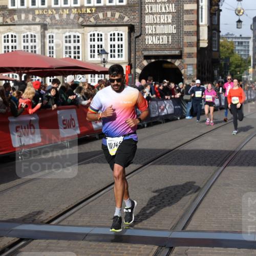 05.10.2025 - 20. swb-Marathon Bremen Yannick Fuchs http://msf.ph/oto/9225536 05.10.2025 10:56:57 Ziel 9188, 9266, 9669, 10059, 10145, 10845, 10924, 11274, 11426, 11675, 11734 meine-sportfotos.de