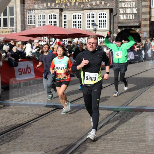05.10.2025 - 20. swb-Marathon Bremen Yannick Fuchs http://msf.ph/oto/9225551 05.10.2025 11:00:15 Ziel 7621, 9005, 9603, 9604, 9611, 9666, 10138, 10311, 10489, 10572, 11026, 11125, 11266, 11600, 11713 meine-sportfotos.de