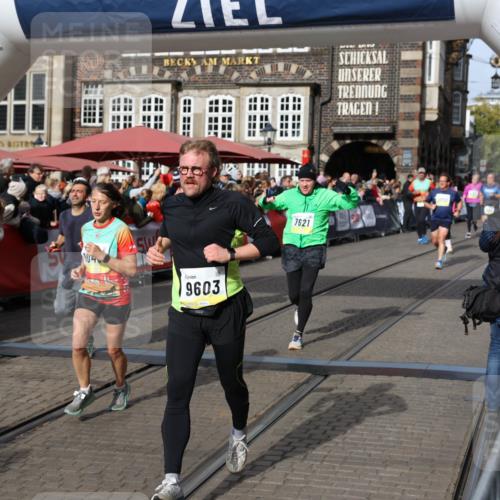 05.10.2025 - 20. swb-Marathon Bremen Yannick Fuchs http://msf.ph/oto/9225567 05.10.2025 11:00:15 Ziel 7621, 9005, 9603, 9604, 9611, 9666, 10138, 10311, 10489, 10572, 11026, 11125, 11266, 11600, 11713 meine-sportfotos.de