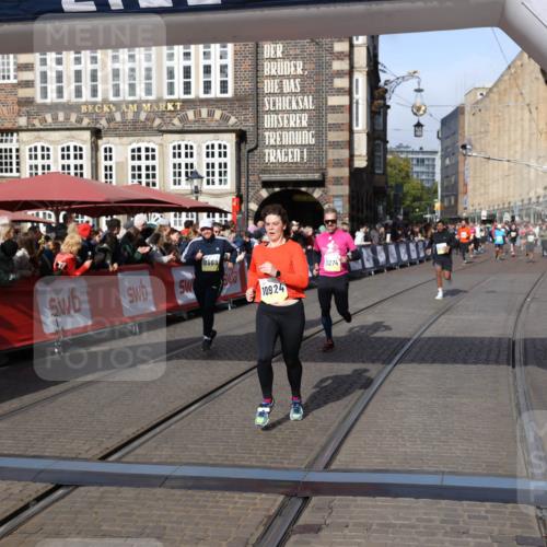 05.10.2025 - 20. swb-Marathon Bremen Yannick Fuchs http://msf.ph/oto/9225601 05.10.2025 10:56:59 Ziel 9188, 9669, 10145, 10397, 10845, 10924, 11274, 11426, 11675, 11734 meine-sportfotos.de