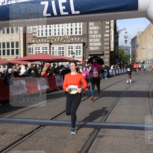 05.10.2025 - 20. swb-Marathon Bremen Yannick Fuchs http://msf.ph/oto/9225621 05.10.2025 10:57:00 Ziel 9188, 9669, 10105, 10145, 10397, 10845, 10924, 11274, 11426, 11675, 11734 meine-sportfotos.de