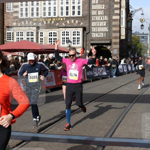 05.10.2025 - 20. swb-Marathon Bremen Yannick Fuchs http://msf.ph/oto/9225642 05.10.2025 10:57:00 Ziel 9188, 9669, 10105, 10145, 10397, 10845, 10924, 11274, 11426, 11675, 11734 meine-sportfotos.de
