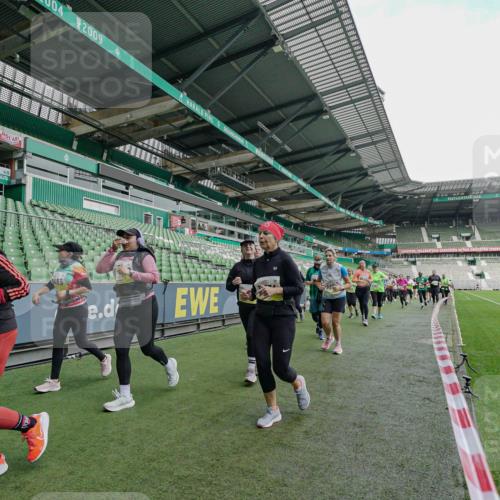 05.10.2025 - 20. swb-Marathon Bremen Michael Burmester http://msf.ph/oto/9225658 05.10.2025 10:41:01 Laufen im Stadion 7706, 8111, 9001, 9178, 9191, 9205, 9217, 9245, 9274, 9306, 9321, 9334, 9353, 9355, 9357, 9438, 9440, 9446, 9466, 9483, 9530, 9537, 9589, 9599, 9605, 9617, 9685, 9690, 9702, 9712, 9757, 9764, 9774, 9804, 9853, 9874, 9877, 9892, 9942, 10001, 10037, 10058, 10081, 10100, 10101, 10135, 10168, 10193, 10235, 10236, 10243, 10295, 10332, 10343, 10419, 10458, 10550, 10563, 10580, 10582, 10585, 10614, 10632, 11090, 11270, 7799, 9241, 9554, 9571, 9619, 9931 meine-sportfotos.de