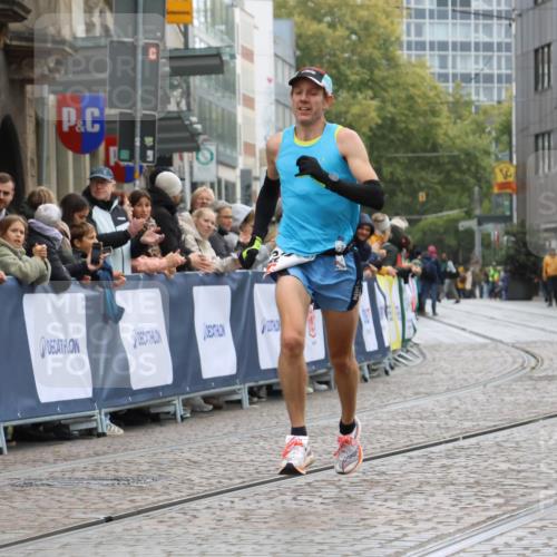05.10.2025 - 20. swb-Marathon Bremen Strokosch-Dieckow http://msf.ph/oto/9225663 05.10.2025 12:19:11 Ziel 2049 meine-sportfotos.de