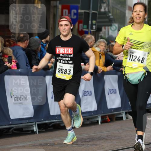 05.10.2025 - 20. swb-Marathon Bremen Strokosch-Dieckow http://msf.ph/oto/9225688 05.10.2025 10:48:55 Ziel 7414, 9216, 9255, 9583, 10047, 10733, 10877, 10973, 11248 meine-sportfotos.de