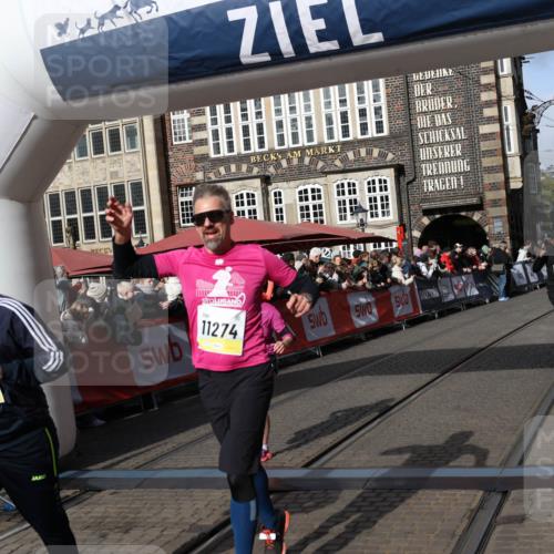 05.10.2025 - 20. swb-Marathon Bremen Yannick Fuchs http://msf.ph/oto/9225689 05.10.2025 10:57:01 Ziel 9188, 9669, 10105, 10145, 10397, 10845, 10924, 11274, 11675 meine-sportfotos.de