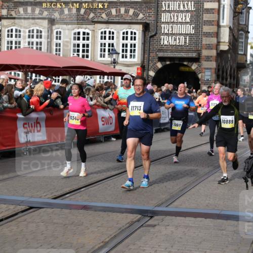 05.10.2025 - 20. swb-Marathon Bremen Yannick Fuchs http://msf.ph/oto/9225693 05.10.2025 11:00:18 Ziel 7177, 7621, 9603, 9611, 9666, 9672, 10138, 10345, 10489, 10572, 10889, 10919, 11026, 11050, 11125, 11600, 11713 meine-sportfotos.de