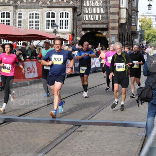 05.10.2025 - 20. swb-Marathon Bremen Yannick Fuchs http://msf.ph/oto/9225710 05.10.2025 11:00:19 Ziel 7177, 7621, 9603, 9611, 9672, 10345, 10489, 10889, 10919, 10985, 11026, 11050, 11125, 11600, 11713 meine-sportfotos.de