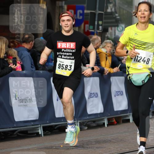 05.10.2025 - 20. swb-Marathon Bremen Strokosch-Dieckow http://msf.ph/oto/9225716 05.10.2025 10:48:55 Ziel 7414, 9216, 9255, 9583, 10047, 10733, 10877, 10973, 11248 meine-sportfotos.de