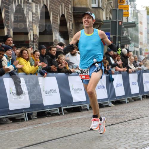 05.10.2025 - 20. swb-Marathon Bremen Strokosch-Dieckow http://msf.ph/oto/9225717 05.10.2025 12:19:11 Ziel 2049 meine-sportfotos.de