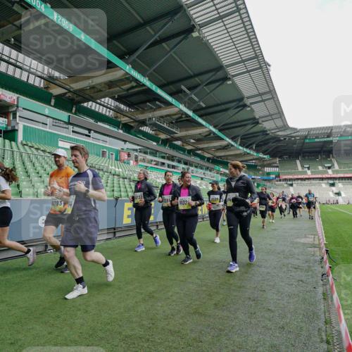 05.10.2025 - 20. swb-Marathon Bremen Michael Burmester http://msf.ph/oto/9225730 05.10.2025 10:41:21 Laufen im Stadion 7706, 9001, 9178, 9191, 9205, 9217, 9265, 9274, 9306, 9334, 9353, 9355, 9357, 9401, 9438, 9446, 9483, 9530, 9537, 9538, 9589, 9599, 9605, 9617, 9685, 9702, 9757, 9764, 9774, 9804, 9853, 9874, 9877, 9887, 9892, 9907, 9942, 10037, 10051, 10058, 10095, 10100, 10101, 10132, 10148, 10152, 10197, 10212, 10223, 10235, 10236, 10249, 10295, 10330, 10332, 10458, 10550, 10582, 10585, 10614, 10632, 11379, 11437 meine-sportfotos.de