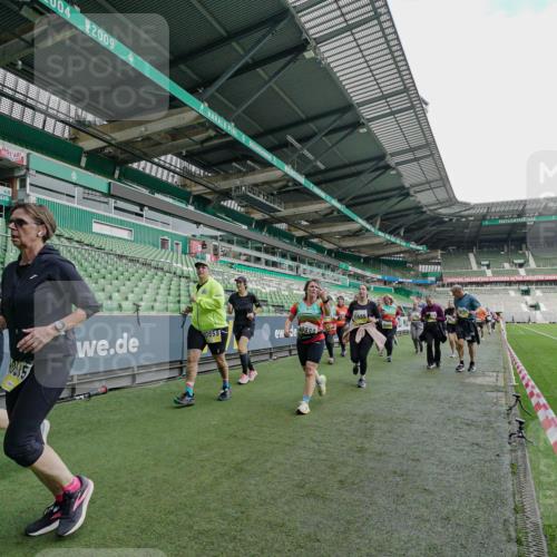 05.10.2025 - 20. swb-Marathon Bremen Michael Burmester http://msf.ph/oto/9225743 05.10.2025 10:41:25 Laufen im Stadion 7706, 8533, 9001, 9178, 9191, 9217, 9265, 9274, 9306, 9334, 9353, 9355, 9357, 9401, 9438, 9446, 9483, 9530, 9537, 9538, 9589, 9599, 9605, 9617, 9632, 9685, 9702, 9757, 9764, 9774, 9853, 9874, 9877, 9887, 9892, 9907, 9982, 10037, 10051, 10095, 10100, 10101, 10125, 10132, 10148, 10152, 10197, 10212, 10214, 10223, 10235, 10236, 10249, 10295, 10330, 10332, 10458, 10550, 10582, 10585, 10614, 10632, 10706, 10937, 11037, 11232, 11379, 11405, 11437 meine-sportfotos.de