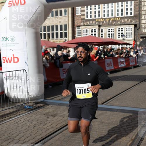 05.10.2025 - 20. swb-Marathon Bremen Yannick Fuchs http://msf.ph/oto/9225750 05.10.2025 10:57:04 Ziel 9451, 9669, 10105, 10397, 10867, 10924, 11168, 11274 meine-sportfotos.de