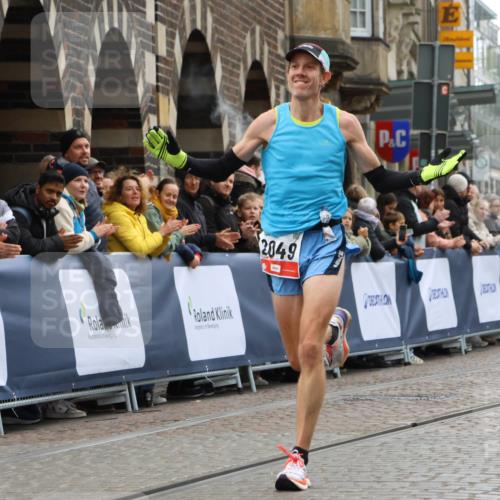 05.10.2025 - 20. swb-Marathon Bremen Strokosch-Dieckow http://msf.ph/oto/9225753 05.10.2025 12:19:12 Ziel 2049 meine-sportfotos.de