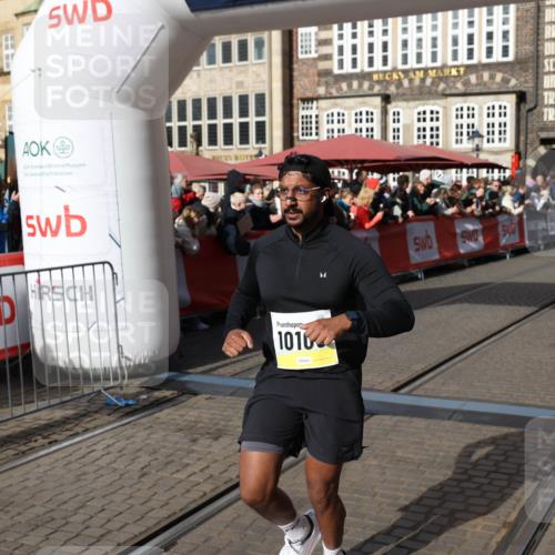 05.10.2025 - 20. swb-Marathon Bremen Yannick Fuchs http://msf.ph/oto/9225755 05.10.2025 10:57:04 Ziel 9451, 9669, 10105, 10397, 10867, 10924, 11168, 11274 meine-sportfotos.de