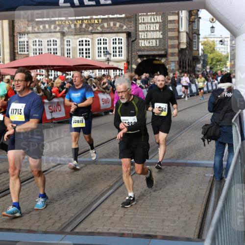 05.10.2025 - 20. swb-Marathon Bremen Yannick Fuchs http://msf.ph/oto/9225757 05.10.2025 11:00:20 Ziel 7177, 7621, 9495, 9603, 9672, 10345, 10489, 10889, 10919, 10985, 11050, 11125, 11600, 11713 meine-sportfotos.de