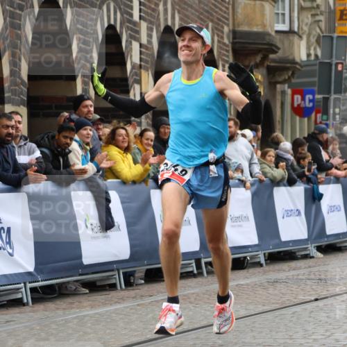 05.10.2025 - 20. swb-Marathon Bremen Strokosch-Dieckow http://msf.ph/oto/9225786 05.10.2025 12:19:12 Ziel 2049 meine-sportfotos.de