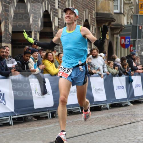 05.10.2025 - 20. swb-Marathon Bremen Strokosch-Dieckow http://msf.ph/oto/9225797 05.10.2025 12:19:12 Ziel 2049 meine-sportfotos.de