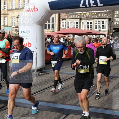05.10.2025 - 20. swb-Marathon Bremen Yannick Fuchs http://msf.ph/oto/9225800 05.10.2025 11:00:21 Ziel 7177, 7621, 9495, 9672, 10345, 10489, 10889, 10919, 10985, 11050, 11125, 11600, 11713 meine-sportfotos.de