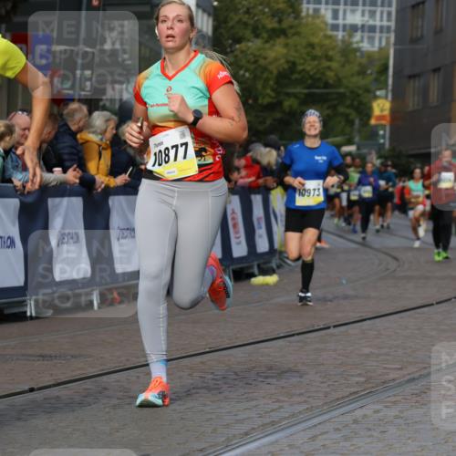 05.10.2025 - 20. swb-Marathon Bremen Strokosch-Dieckow http://msf.ph/oto/9225812 05.10.2025 10:48:56 Ziel 9216, 9255, 9317, 9583, 10047, 10733, 10877, 10973, 11248 meine-sportfotos.de