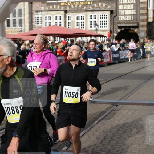 05.10.2025 - 20. swb-Marathon Bremen Yannick Fuchs http://msf.ph/oto/9225824 05.10.2025 11:00:22 Ziel 7177, 7621, 9495, 9672, 10345, 10889, 10919, 10985, 11050, 11063, 11125, 11600, 11713 meine-sportfotos.de